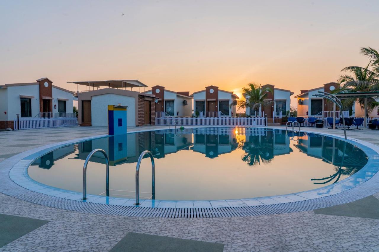 Flamingo Club And Resort Una 3 Km Away From Diu Check Post Kültér fotó