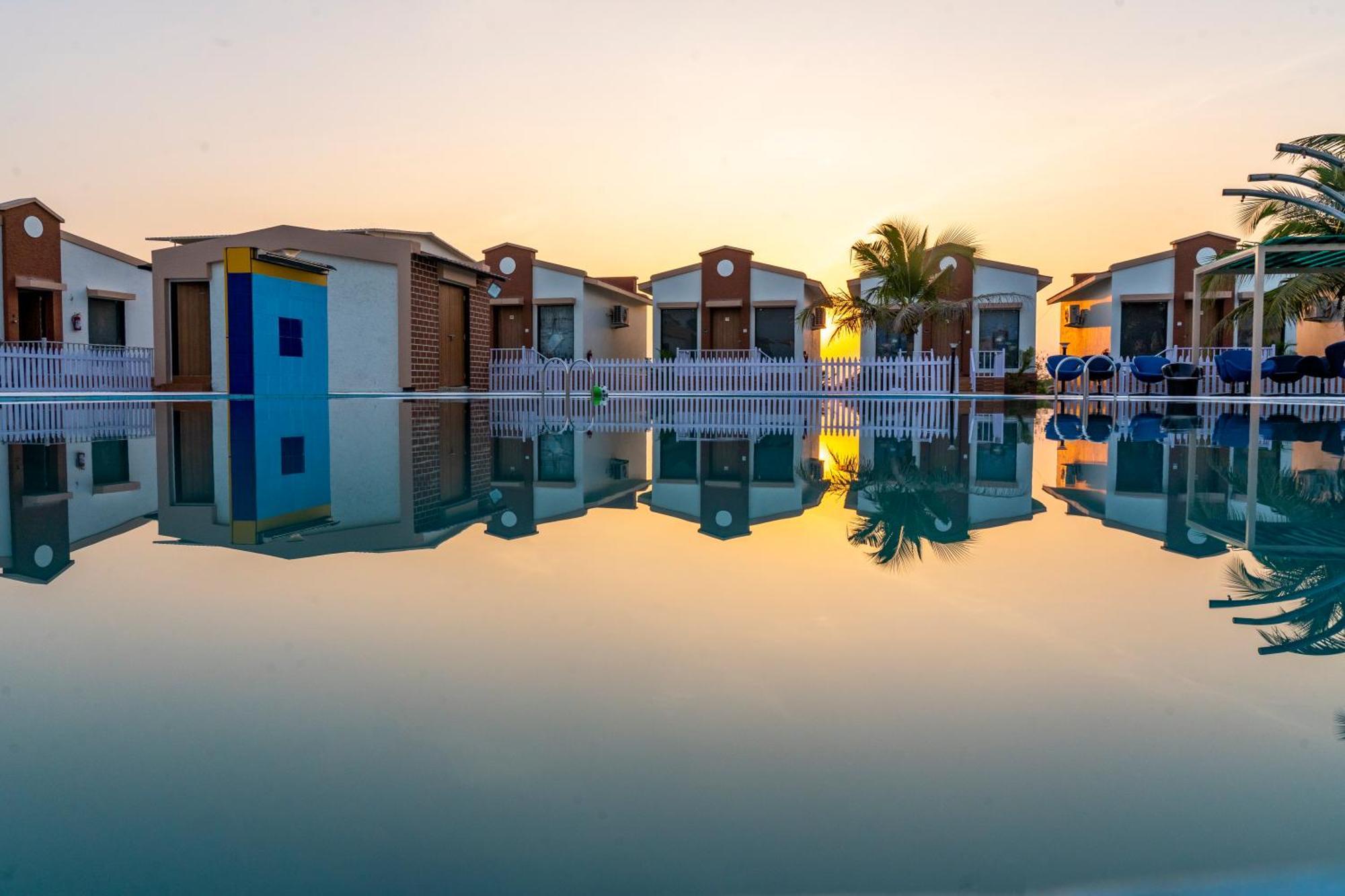 Flamingo Club And Resort Una 3 Km Away From Diu Check Post Kültér fotó